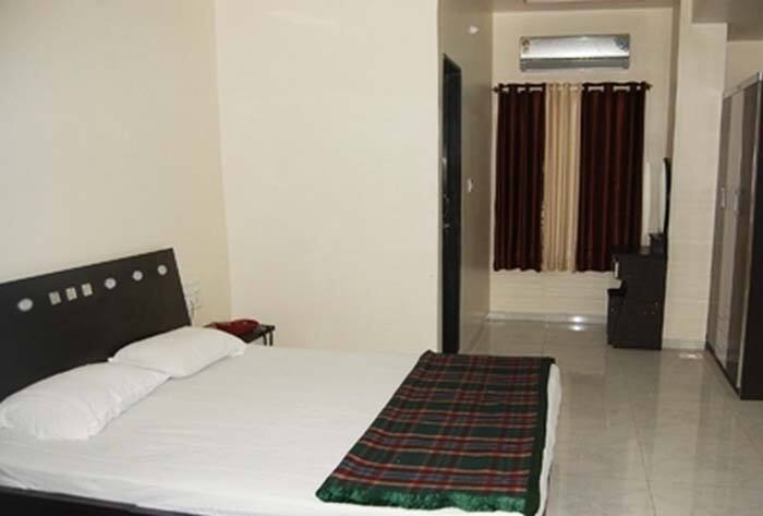 Hotel Roma Palace and Lodge, Osmanabad 1